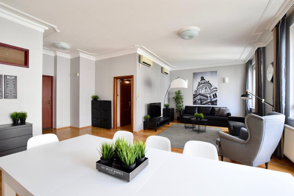 Standerd Apartment By Hi5 - Lovag Family Suites Budapest Luaran gambar